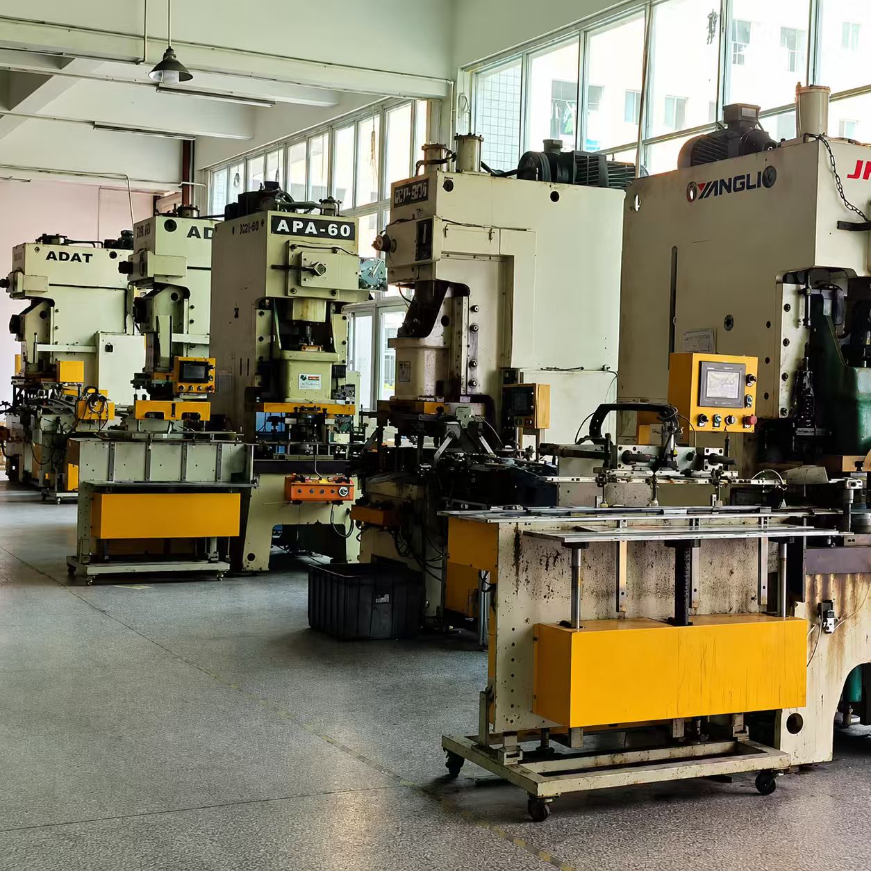 Sencantong Tin Packaging Factory Image 3