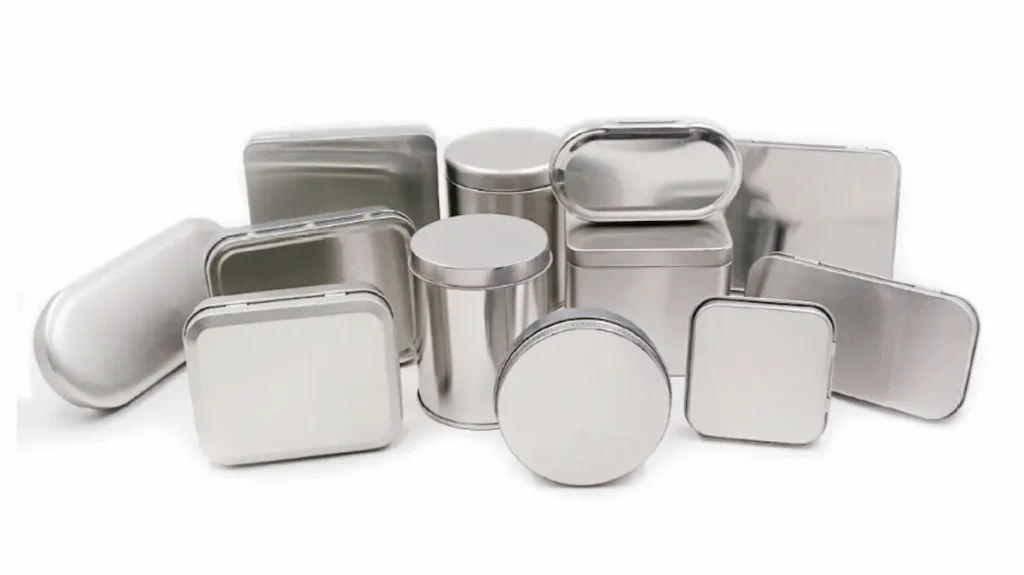Tin boxes in different sizes, shapes and structures